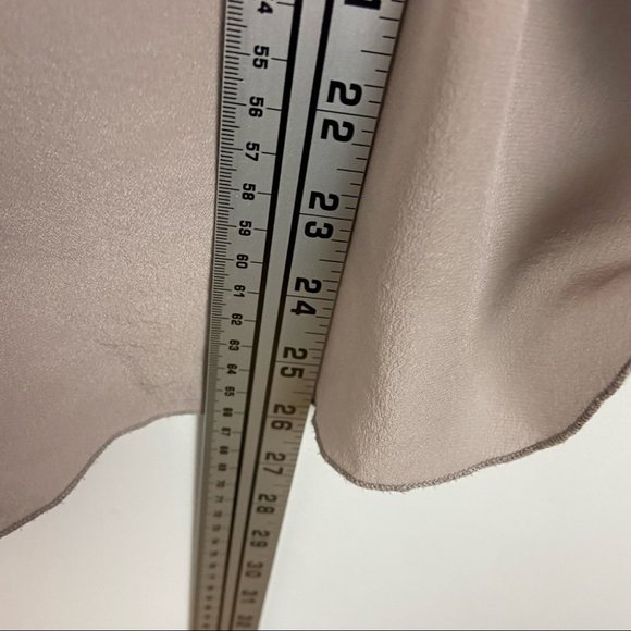 Aritzia Wilfred 100% Silk Camisole Tank Top Minou Tan Beige Size Large Basic - Picture 10 of 11